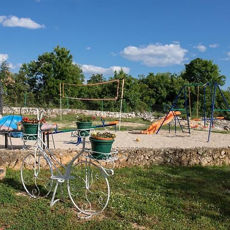 Holiday Home Sego With Private Pool Veliki Brocanac المظهر الخارجي الصورة
