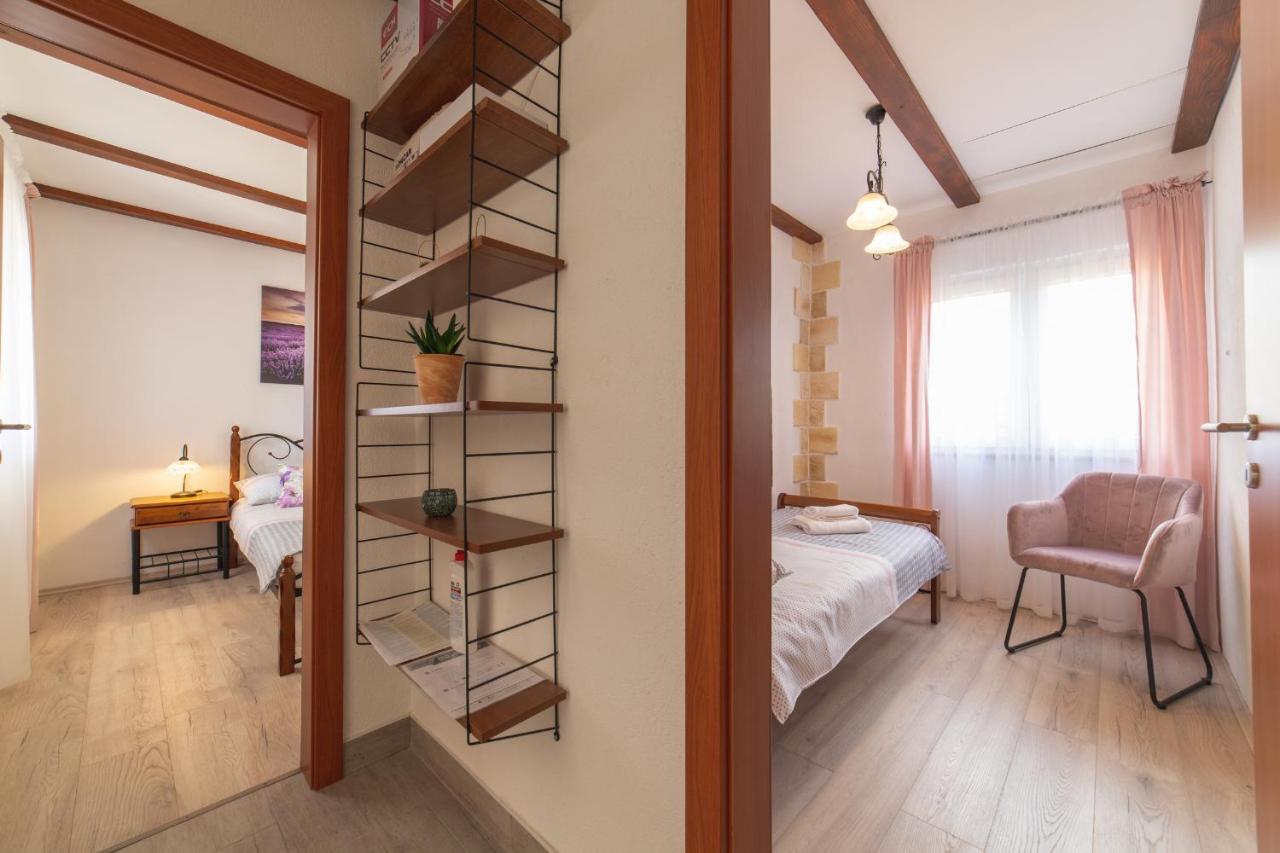 Holiday Home Sego With Private Pool Veliki Brocanac المظهر الخارجي الصورة