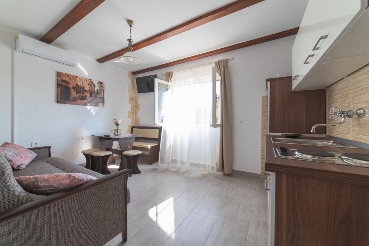 Holiday Home Sego With Private Pool Veliki Brocanac المظهر الخارجي الصورة