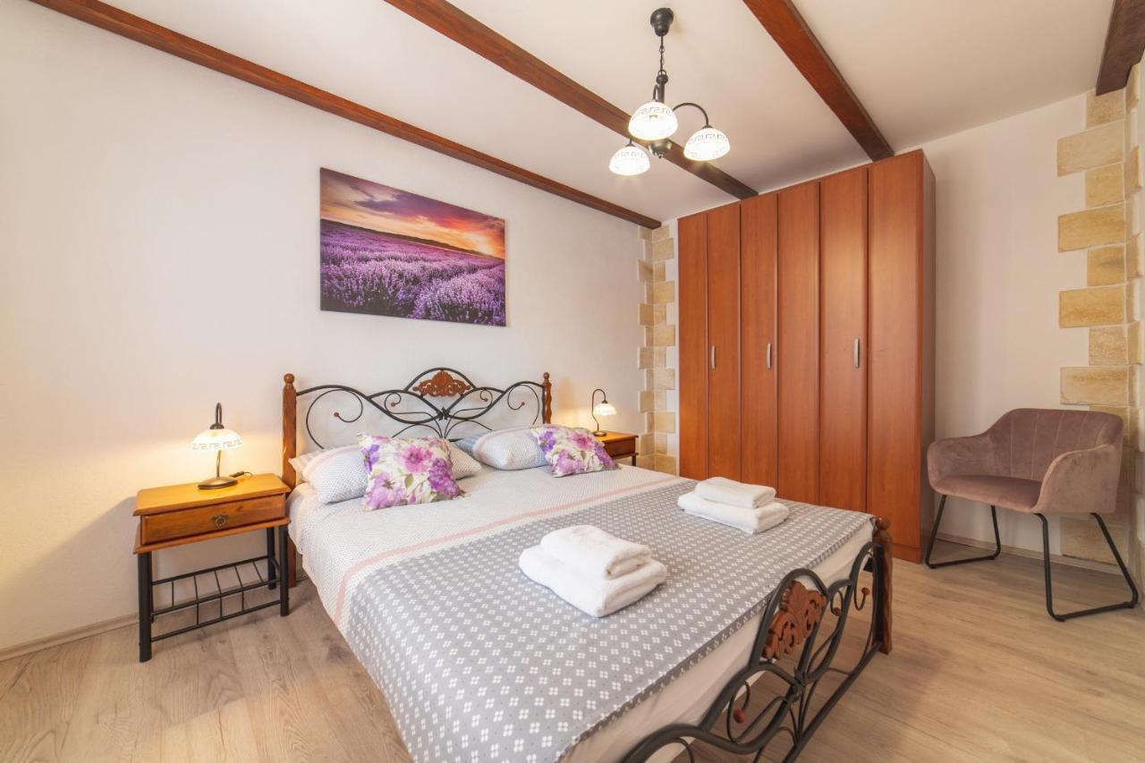 Holiday Home Sego With Private Pool Veliki Brocanac المظهر الخارجي الصورة