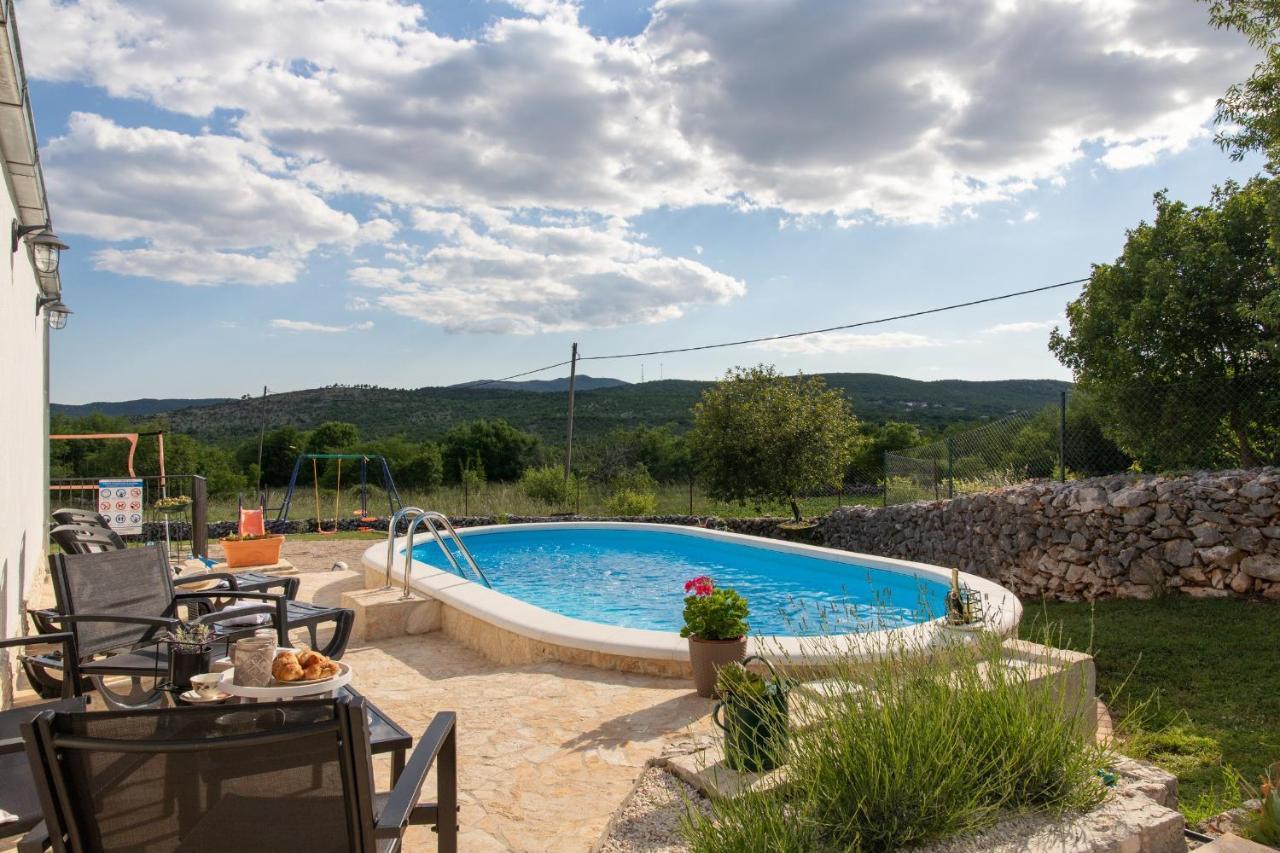 Holiday Home Sego With Private Pool Veliki Brocanac المظهر الخارجي الصورة