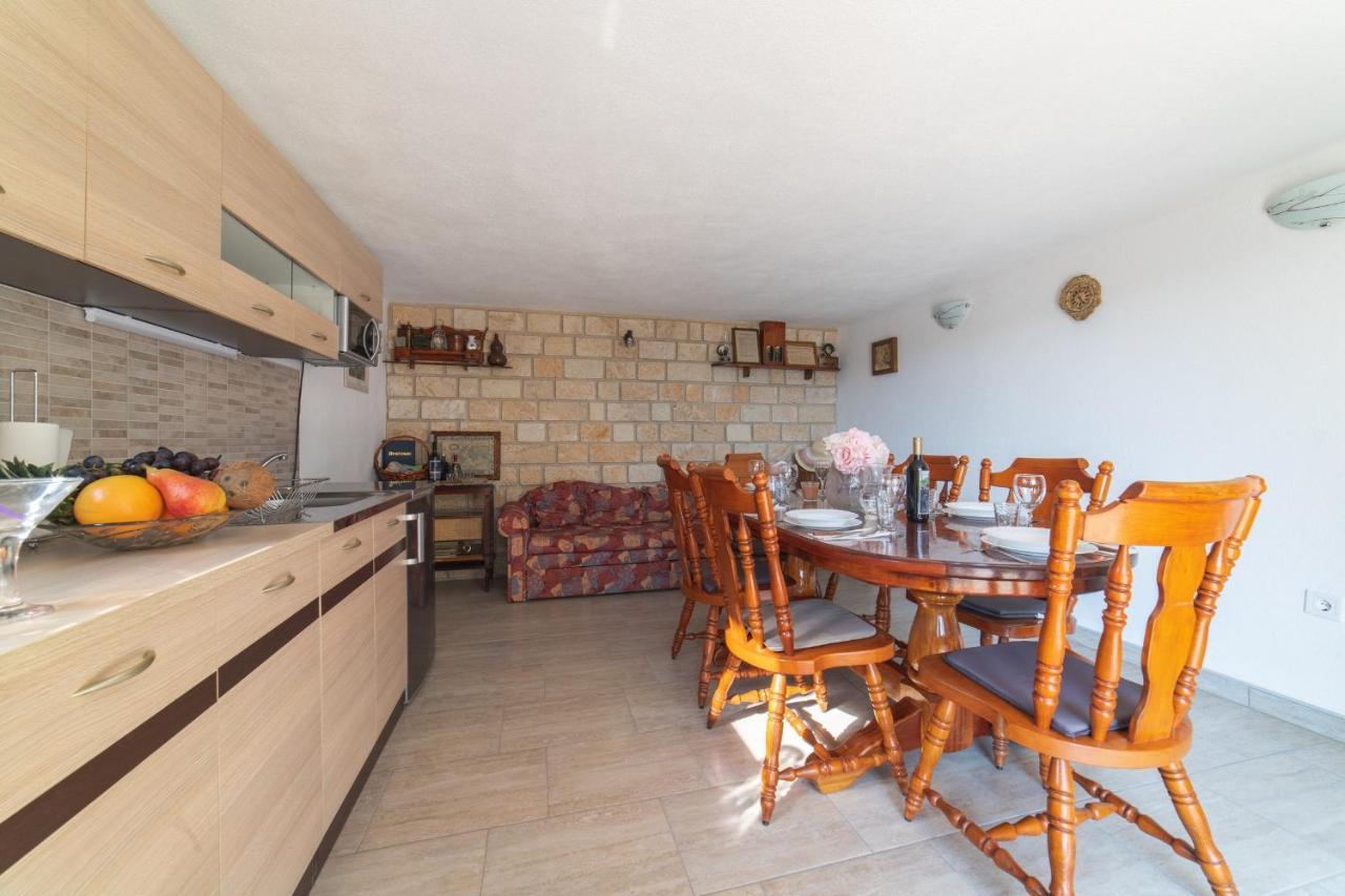 Holiday Home Sego With Private Pool Veliki Brocanac الغرفة الصورة