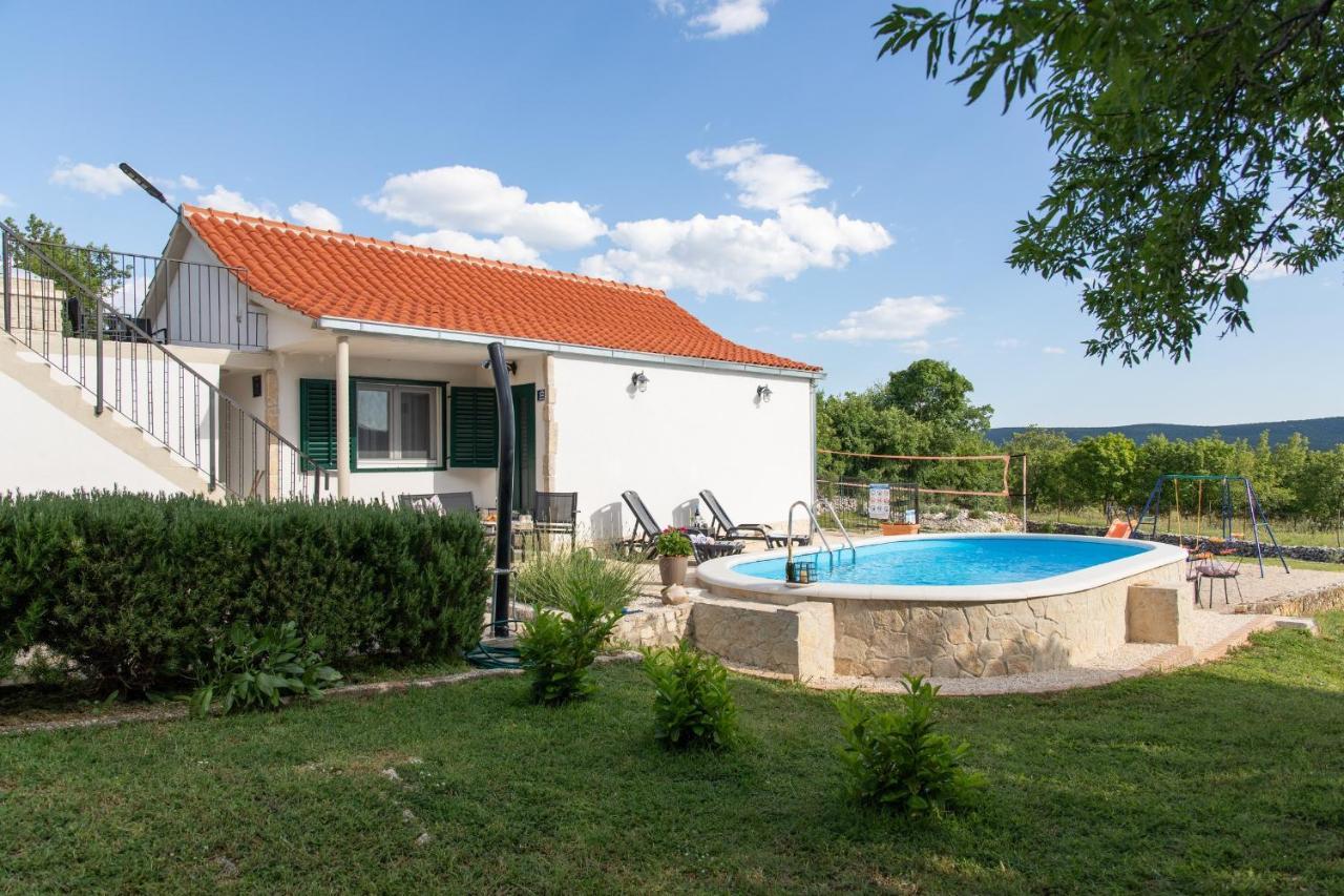 Holiday Home Sego With Private Pool Veliki Brocanac المظهر الخارجي الصورة